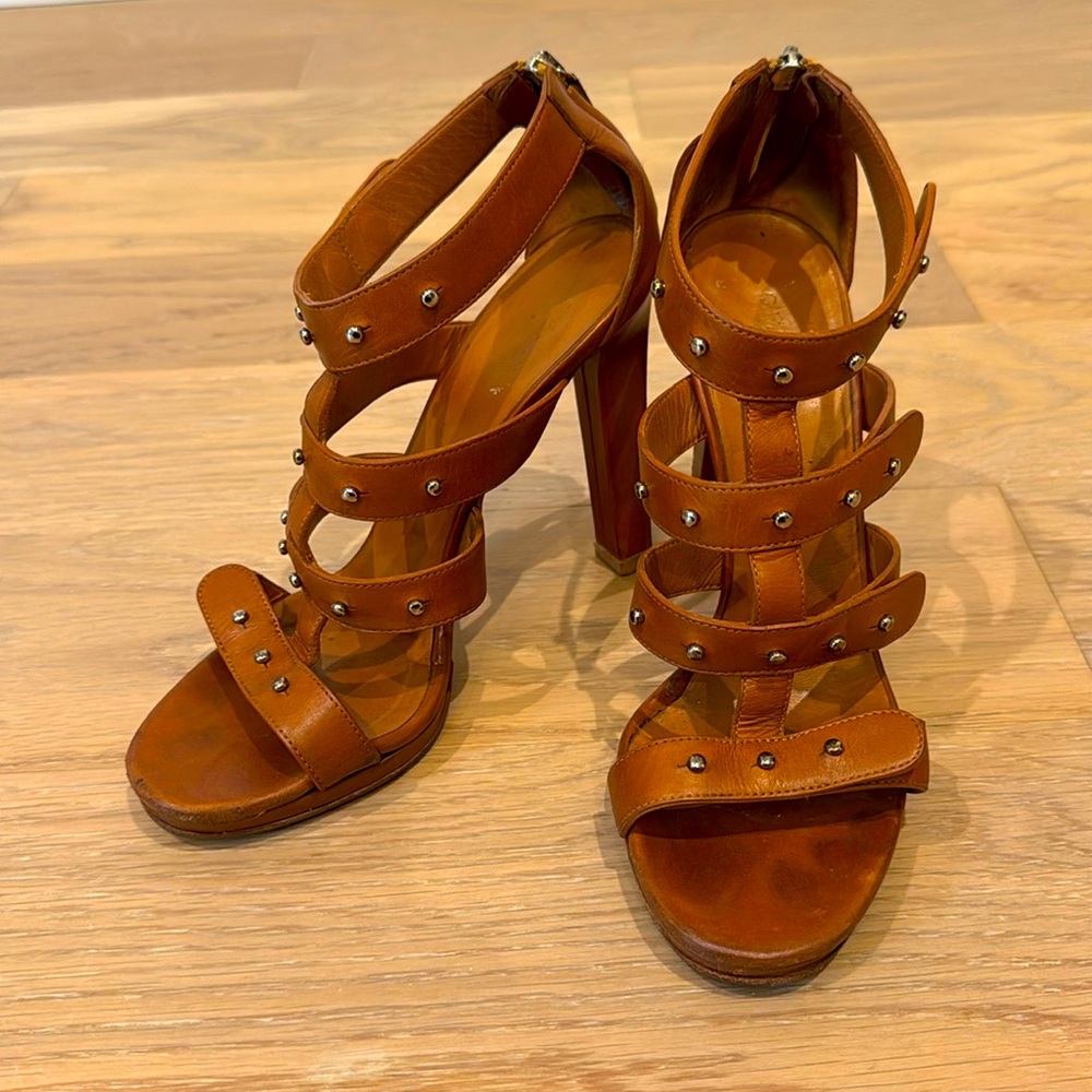 Gucci | Brown leather heeled sandals